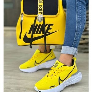 Nike CheckMate Sneaker and Backpack Set